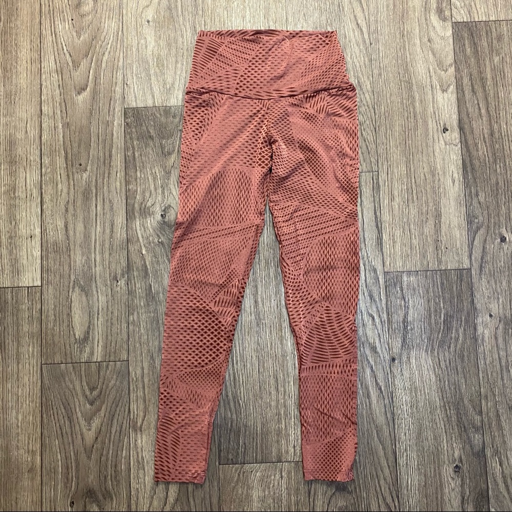 ROSE GOLD BRAZILIAN SCULPTING LEGGINGS, SIZE M